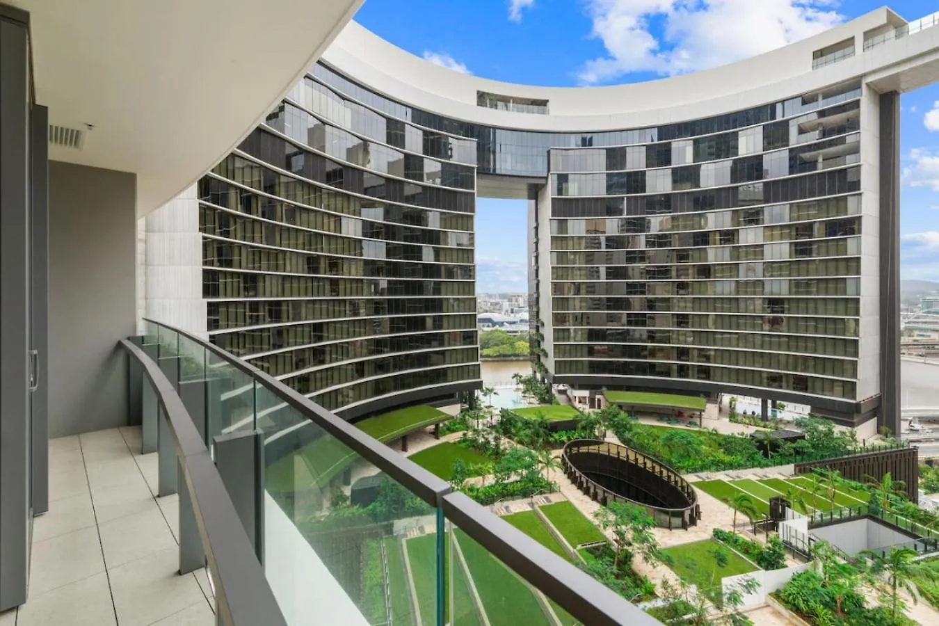 1 Bedroom Apartment In Queens Wharf Brisbane