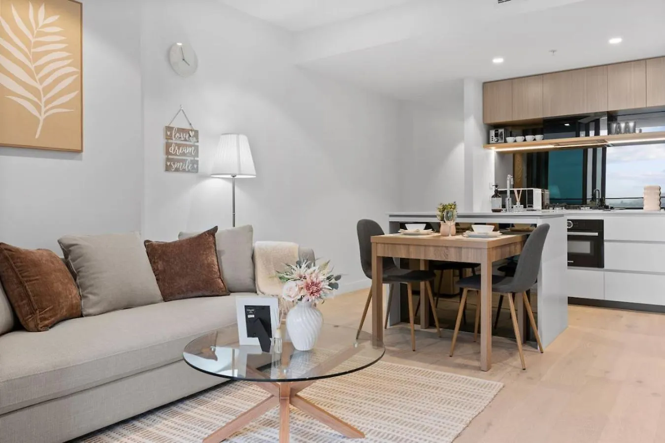 1 Bedroom Apartment In Queens Wharf Brisbane