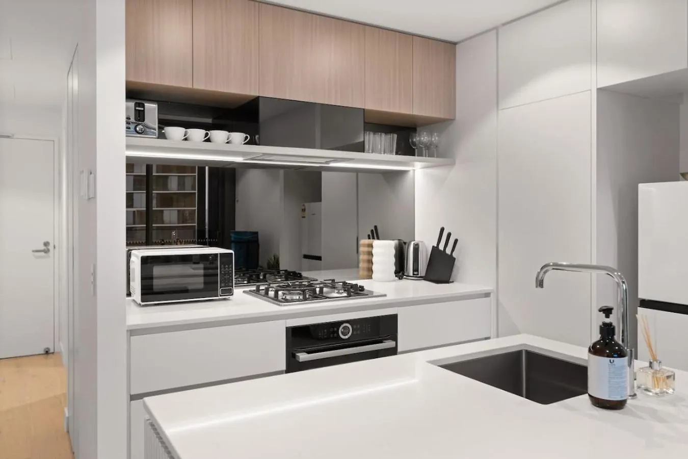1 Bedroom Apartment In Queens Wharf Brisbane