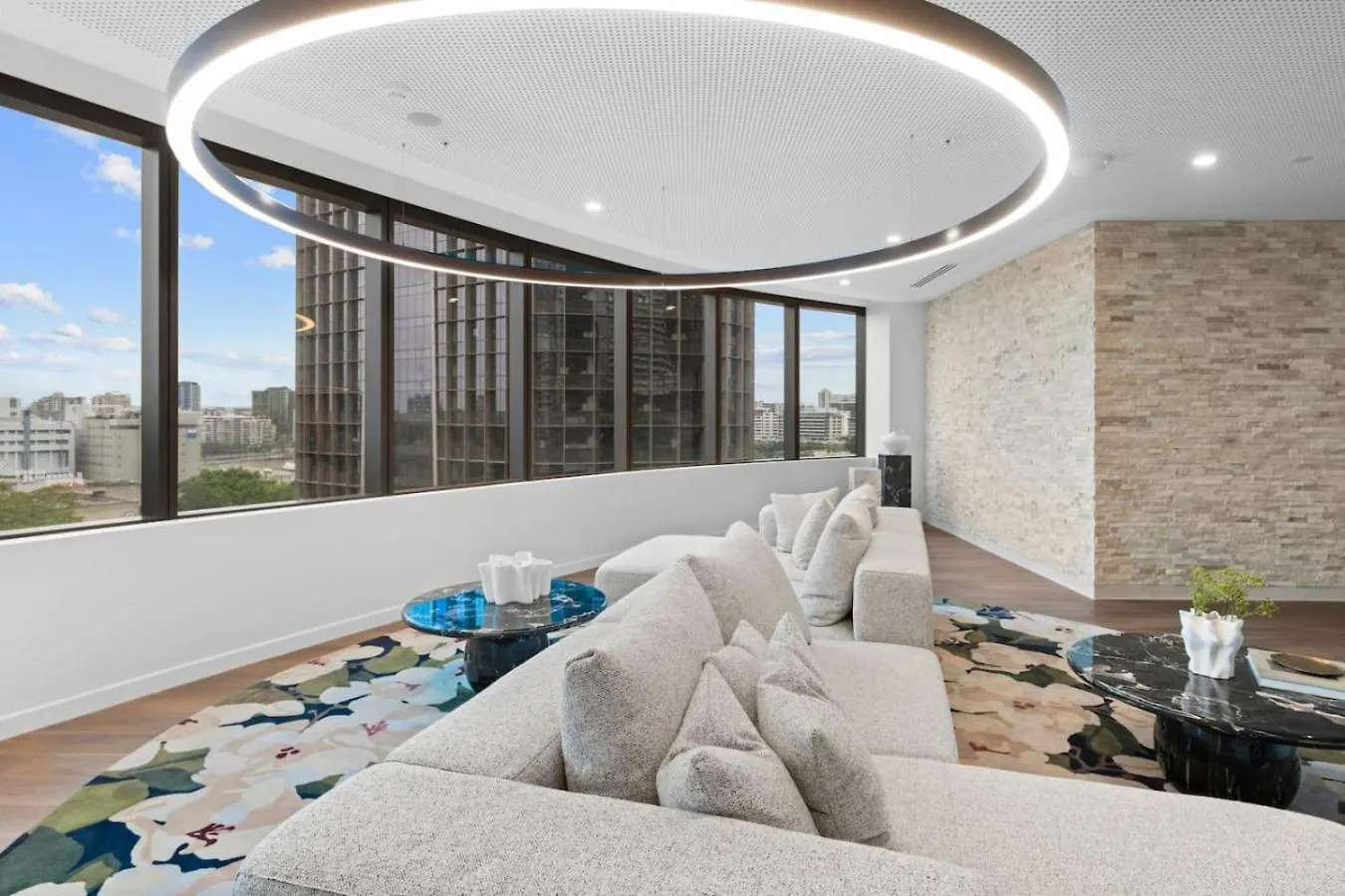 1 Bedroom Apartment In Queens Wharf Brisbane